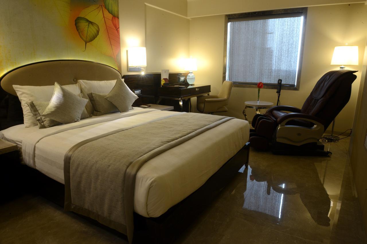 Sai Palace Grand, Malad Mumbai Exteriör bild