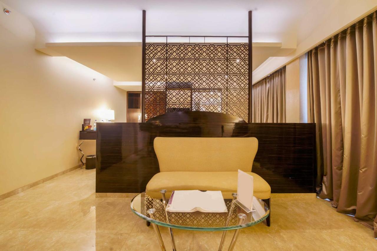Sai Palace Grand, Malad Mumbai Exteriör bild