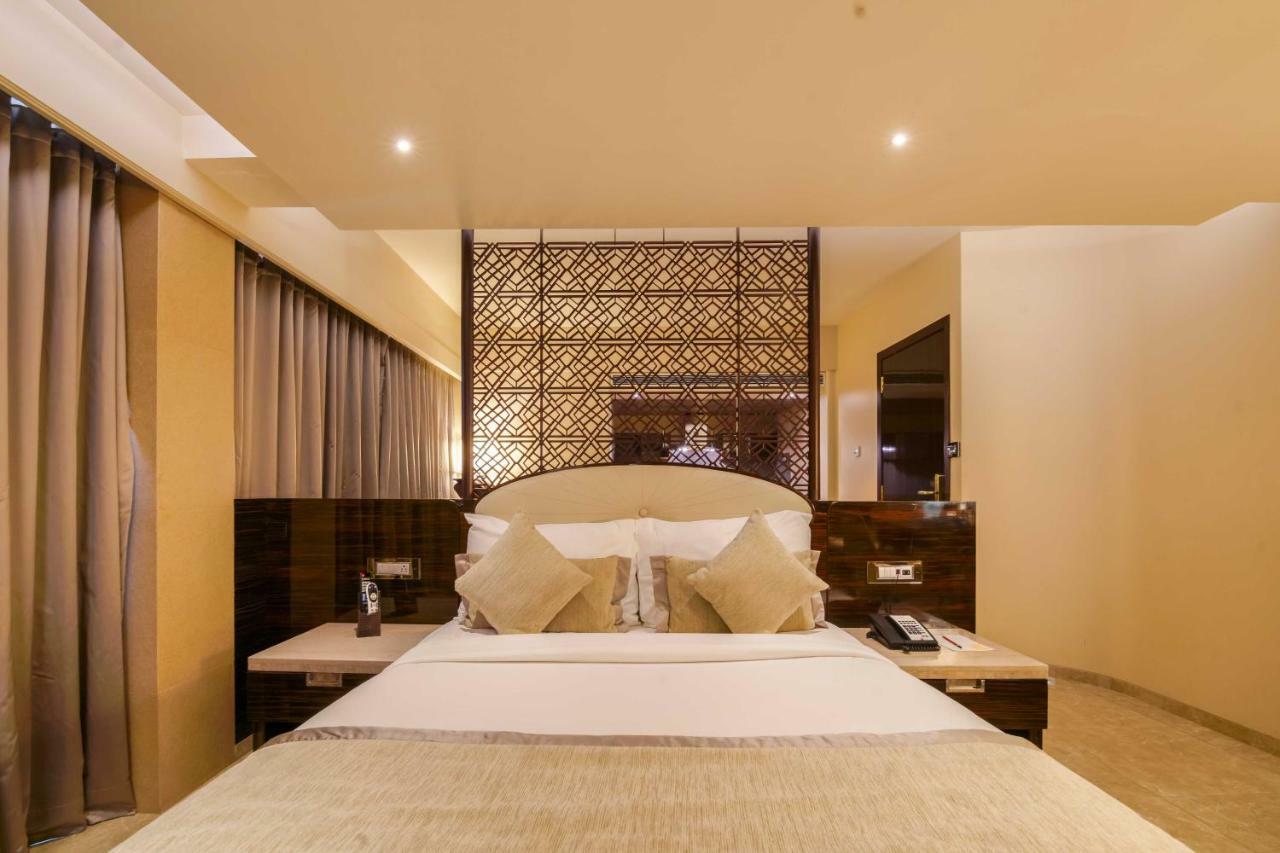Sai Palace Grand, Malad Mumbai Exteriör bild