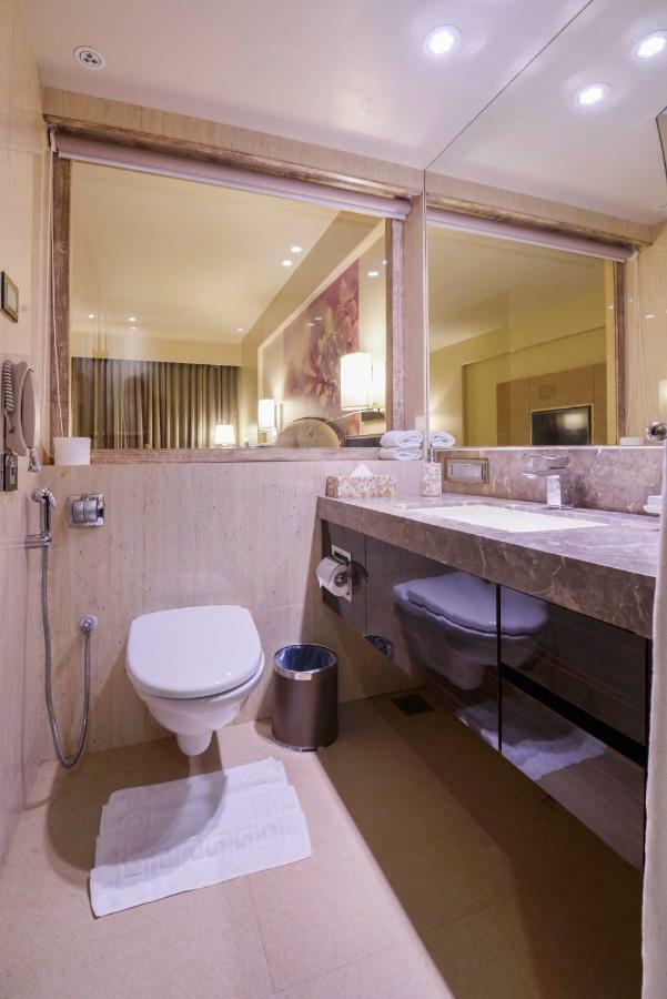 Sai Palace Grand, Malad Mumbai Exteriör bild