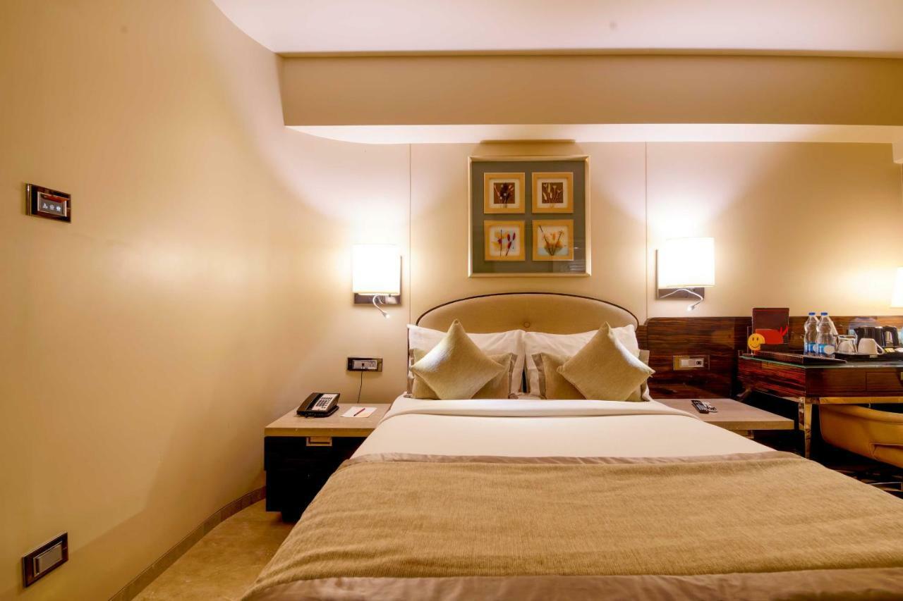 Sai Palace Grand, Malad Mumbai Exteriör bild